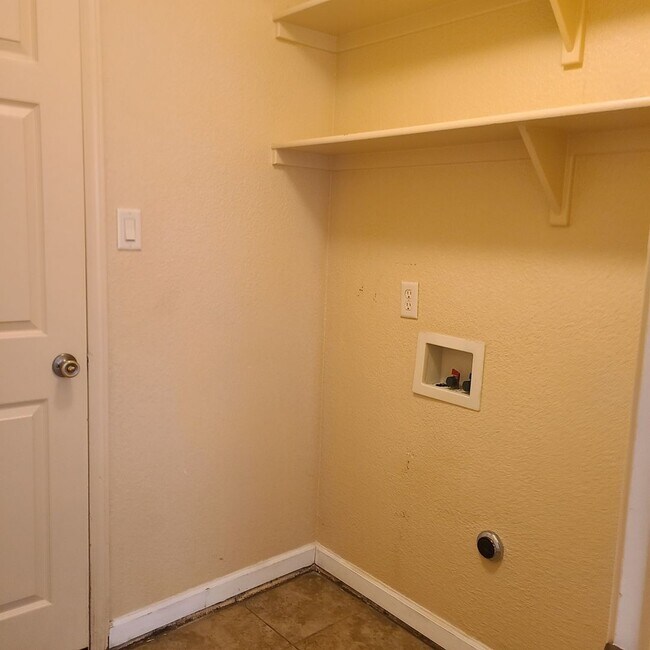 Building Photo - Desirable Corner lot with 2 car garage!