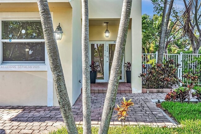 Building Photo - 2620 NE 214th St