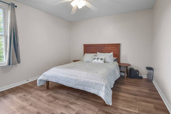 Building Photo - 506 Brentwood Cir