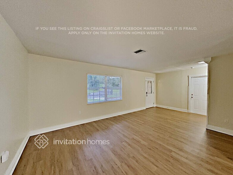 Building Photo - 978 Oak Dr