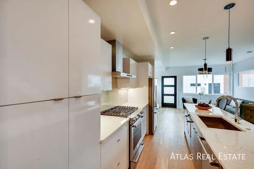 Building Photo - 1230 25th St