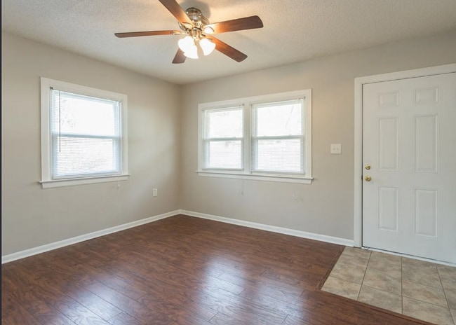 Building Photo - 2 Bed Home in Raleigh