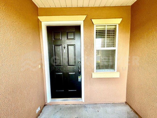 Building Photo - Beautiful 2BR Townhome in Amenity-Rich Fleming Island Community!!