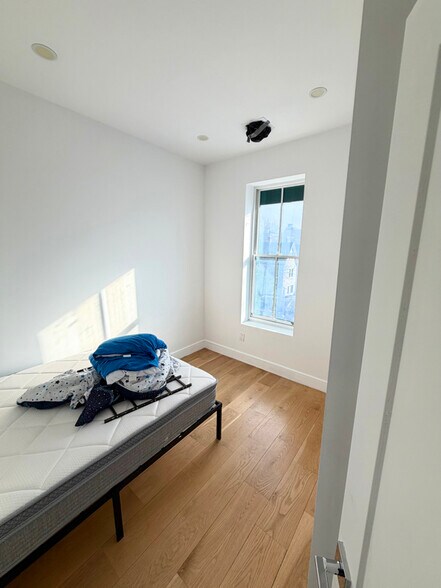 Building Photo - 59 Arlington Ave