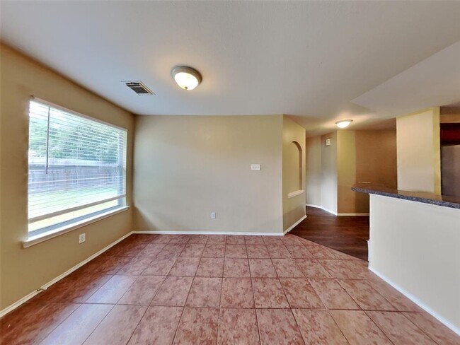Building Photo - 631 Gateship Dr