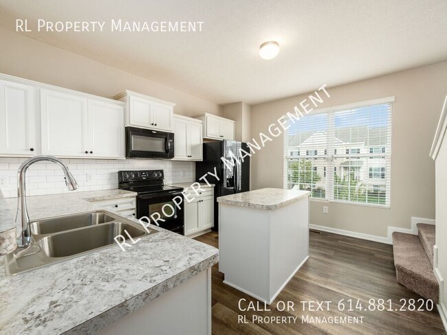 Building Photo - Spacious 2 bedroom 2.5 bathroom condo in P...