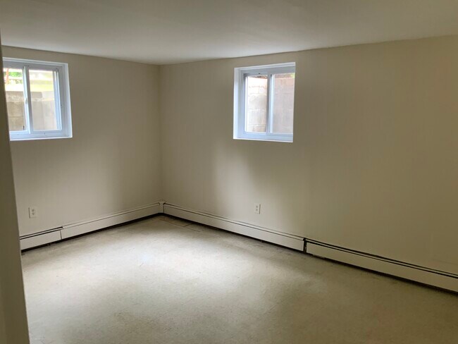 Building Photo - 300 Ketchamtown Rd