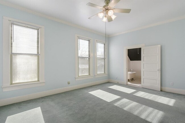 Building Photo - 205 S Rio Grande St