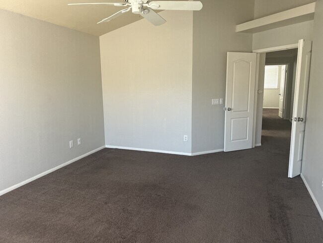 Building Photo - 3142 Tourmaline Ln