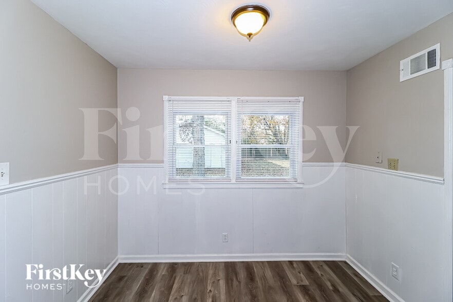 Building Photo - 3145 Overbrook Dr