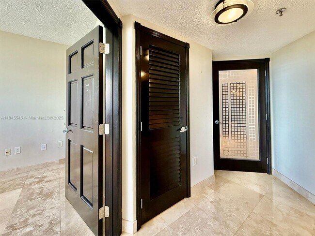 Building Photo - 6422 Collins Ave