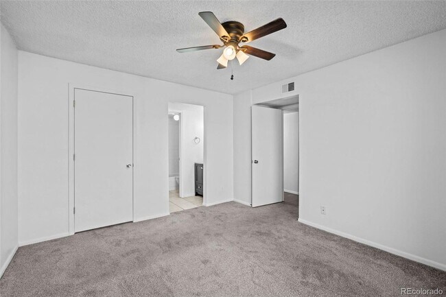 Building Photo - Metro Denver Condo with all the amenities