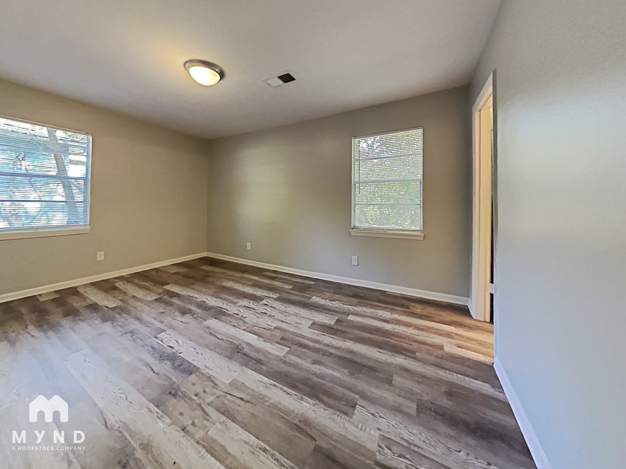 Building Photo - 921 27th Ave N