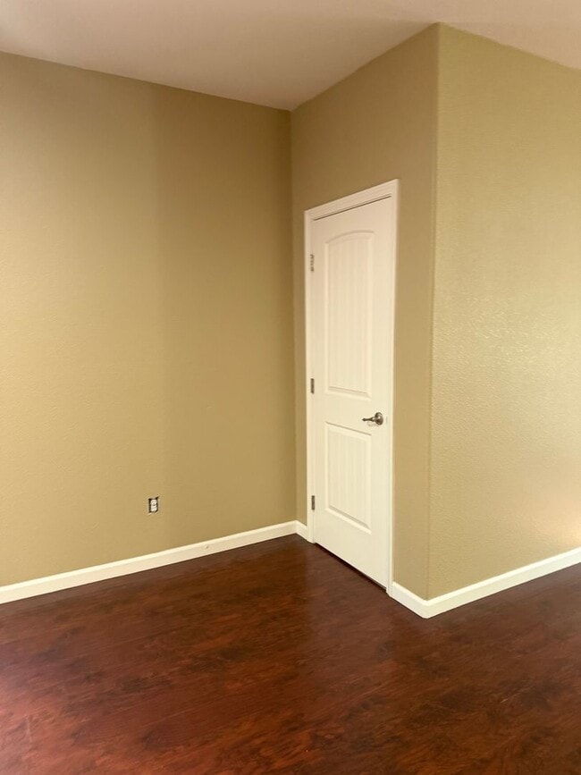 Building Photo - 4032 Vittoria Ln