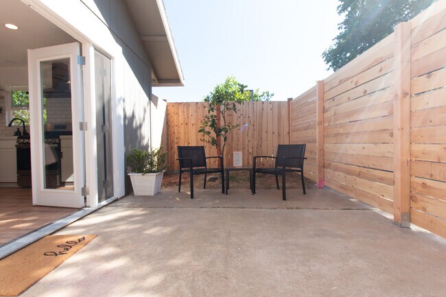 Building Photo - 3390 Cutlas Ct