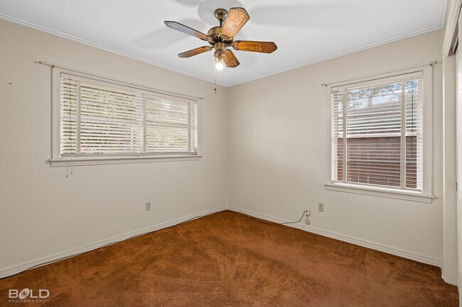 Building Photo - Home For Rent!