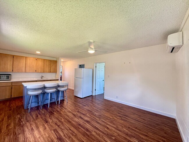 Building Photo - 810 21st Ave