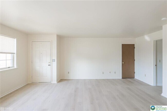 Building Photo - 1464 N Cedar Crest Blvd