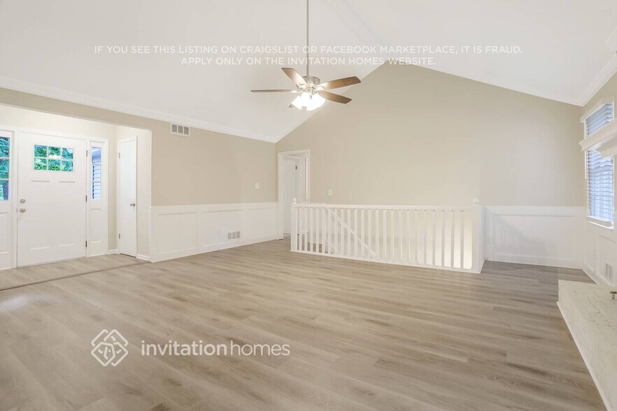 Building Photo - 276 Chambre Ct SW