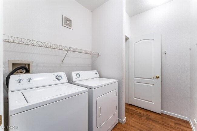 Building Photo - 7717 Himalayas Ave