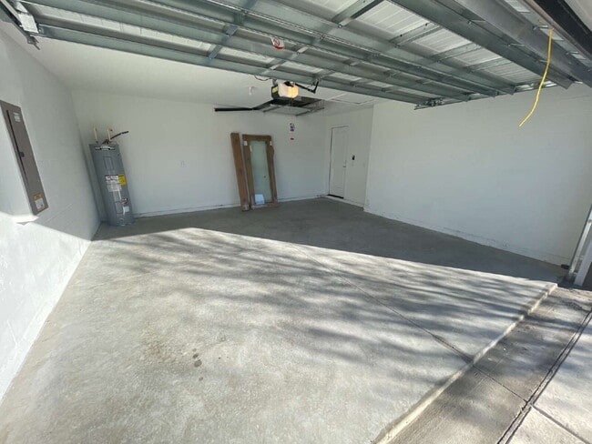 Building Photo - 1270 Ahoy Ave