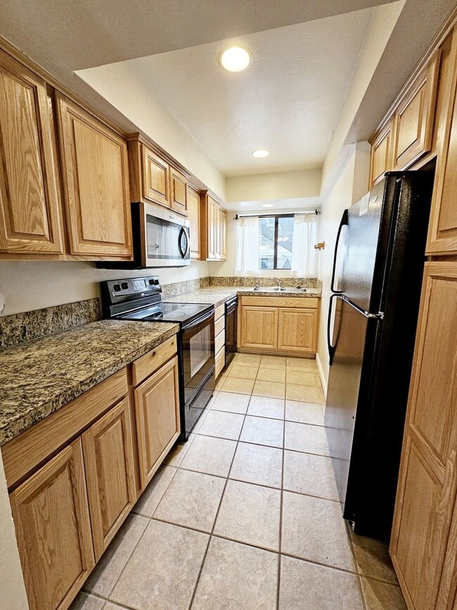Building Photo - University Heights 2 Bedroom 2 Bath