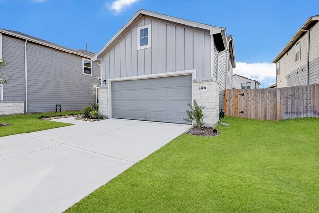 Building Photo - 25821 Hedgerow Dr
