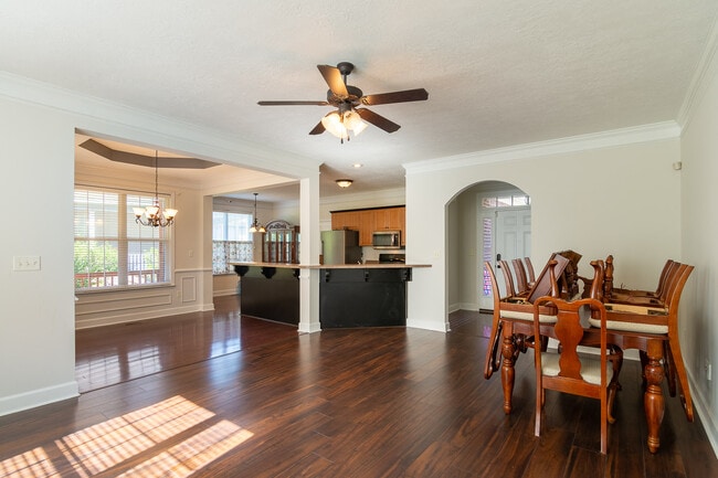 Building Photo - 862 Tyler Woods Dr