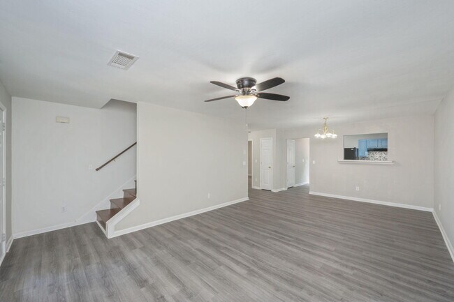 Building Photo - 242 Wainwright Dr