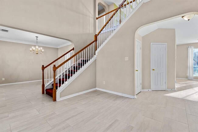 Building Photo - 8406 Lofty Ln