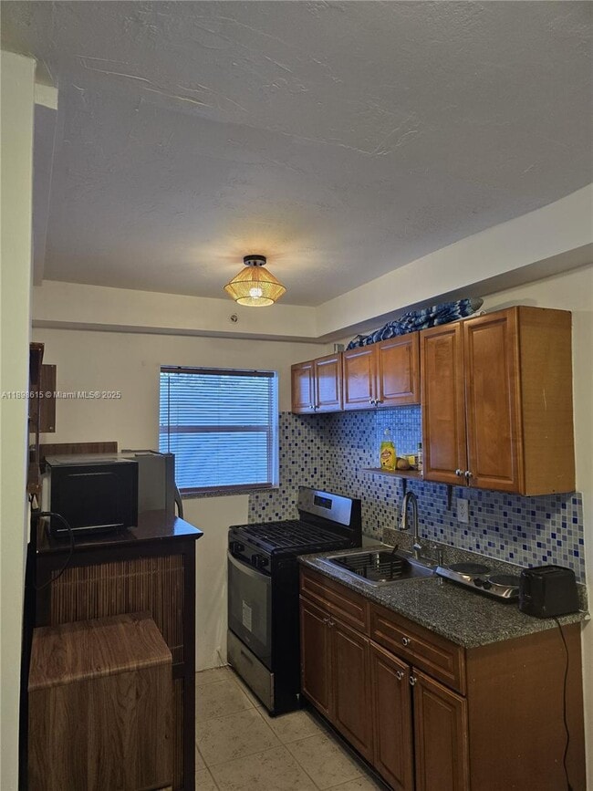 Building Photo - 1446 Ocean Dr