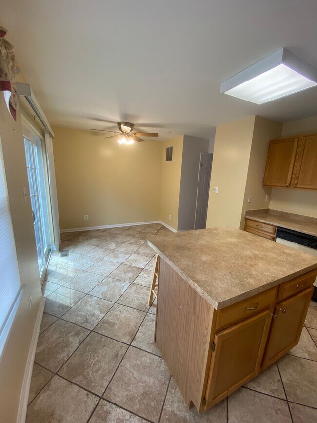 Building Photo - Charming 3 Bedroom/2 Full Bath/2 Half Bath Townhome in Constant Friendship, MD!