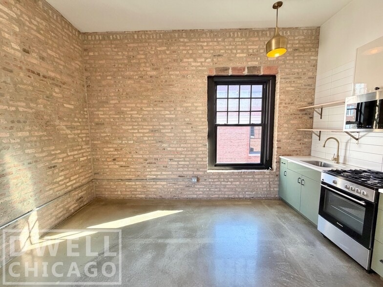 Building Photo - 1513 W Adams St