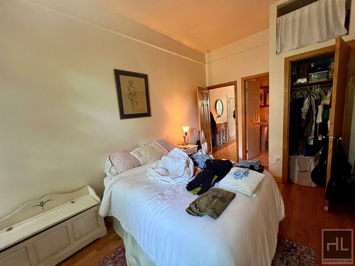Building Photo - 2BR 2BA Brownstone On Clinton Hill Bedstuy Border