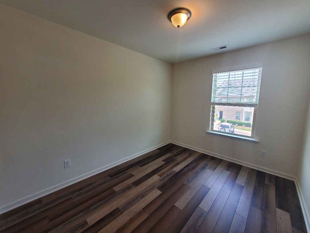 Building Photo - Room in Townhome on Maypearl Ln