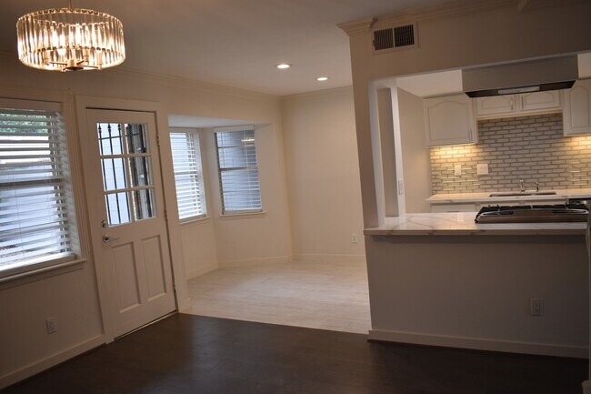 Building Photo - 6501 Gambier Ln