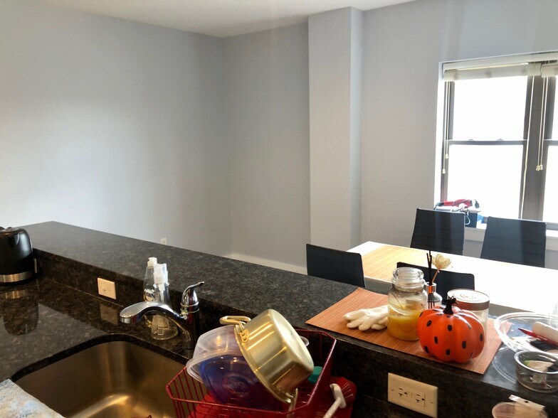 Building Photo - 534 Commonwealth Ave