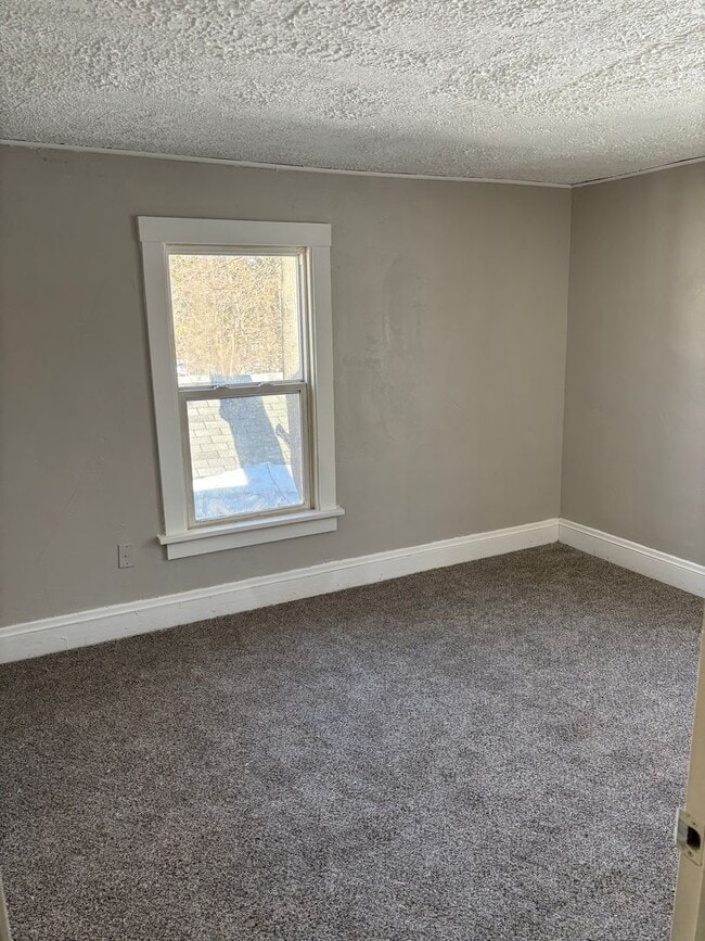 Building Photo - 3bd Single Akron Cash Pay/Section 8