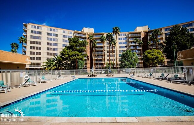 Building Photo - High end upgraded 2Bdm 2Ba Condo minutes f...