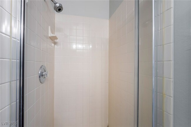 Building Photo - 2200 S Fort Apache Rd