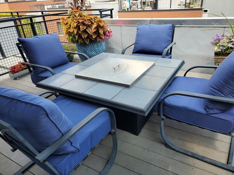 Private Rooftop Deck - 1105 Mayberry Plaza