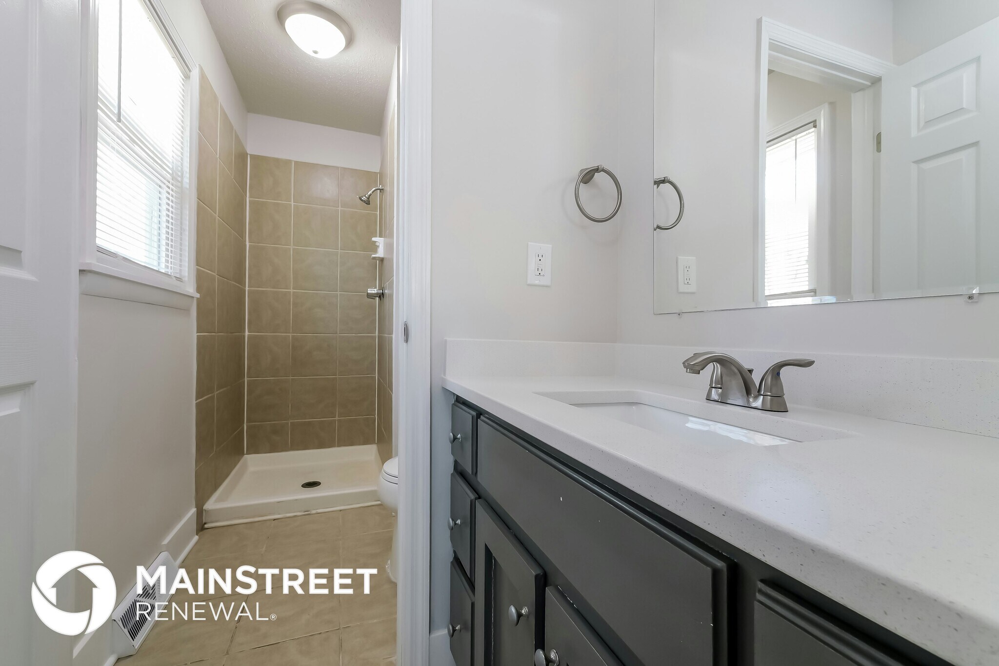 Building Photo - 1009 SE Alice St