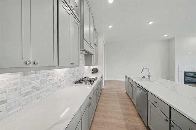 Building Photo - 5623 Logan Ridge Ln