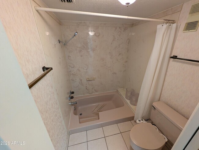 Building Photo - 5650 N 78th Pl