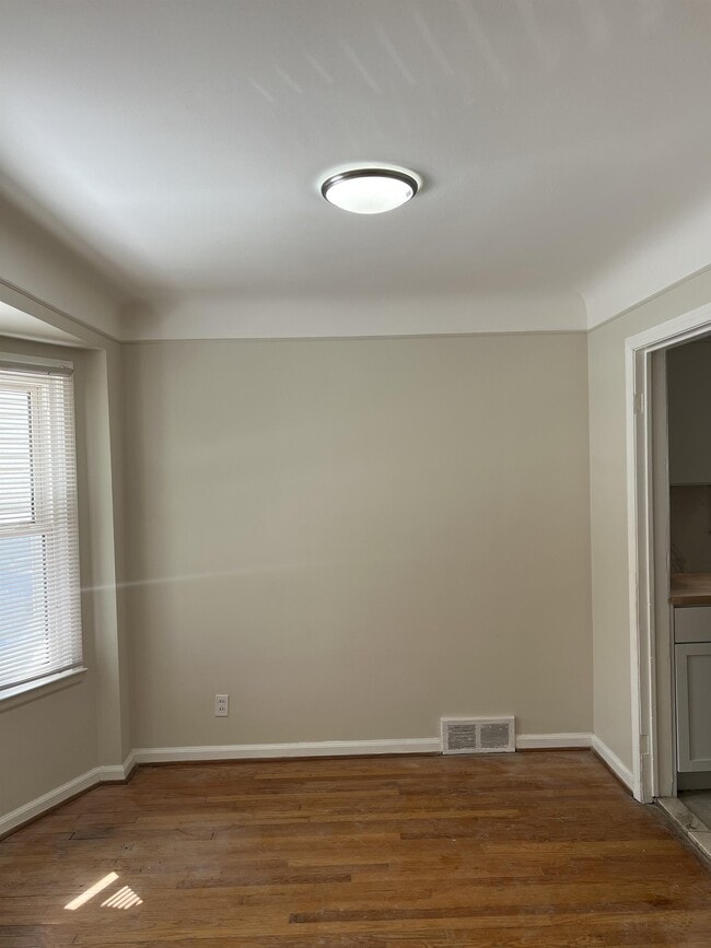 Building Photo - 7451 Grandmont Ave