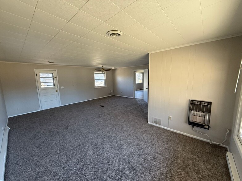 Building Photo - 4918 Dwight Dr