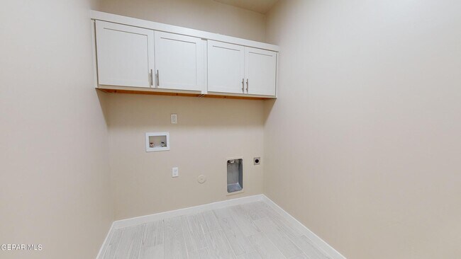 Building Photo - 11118 Blue Eyed Grass St