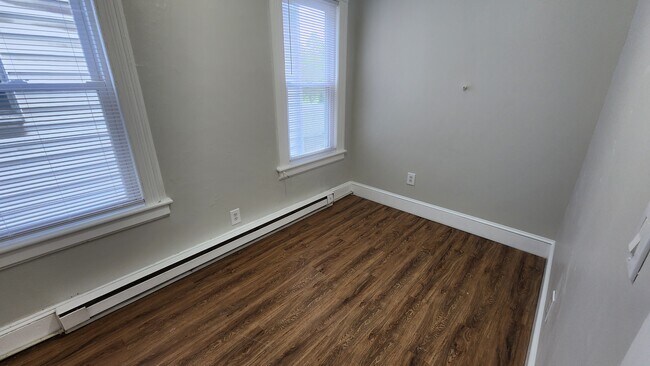 Building Photo - 1516 Pembroke St