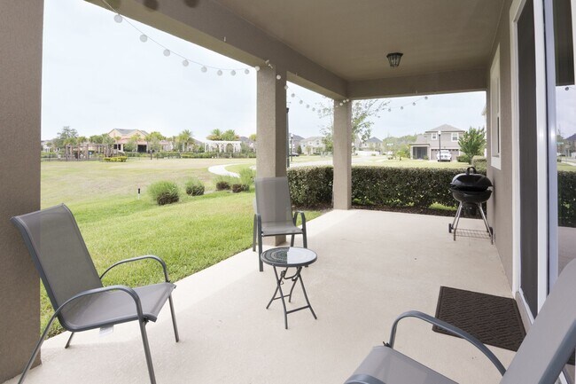 Building Photo - BEAUTIFUL LAKE VIEW AND CORNER LOT HOME WI...