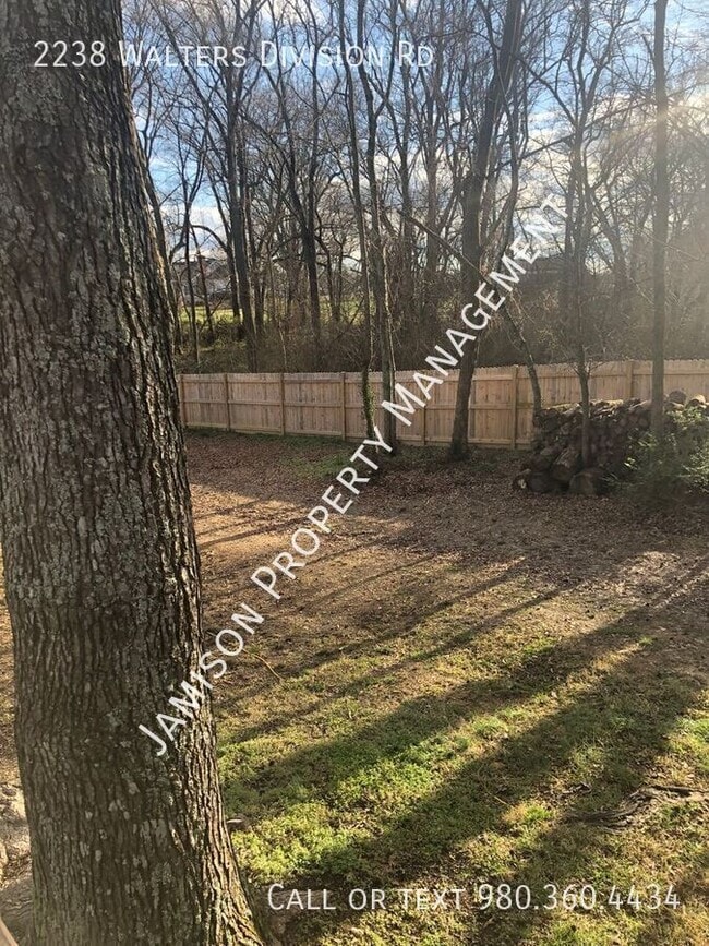 Building Photo - 2238 Walters Division Rd